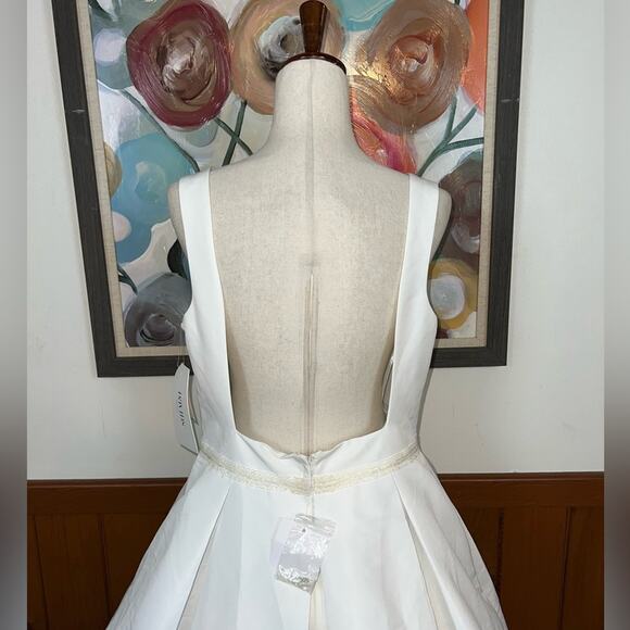 David’s Bridal Wedding Dress Style WG3709 soft white - Picture 8 of 13